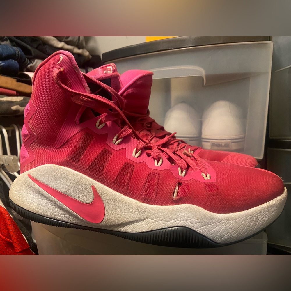 Nike Hyperdunk 2016 Vivid Pink Breast Cancer Awareness